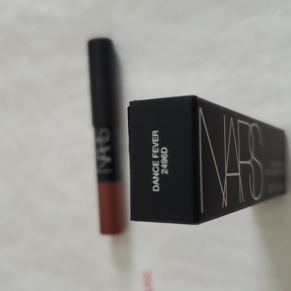 NARS Velvet Matte Lip Pencil Crayon in Dance Fever 2496D , 0.06 Oz , 1.8 g - Picture 8 of 10